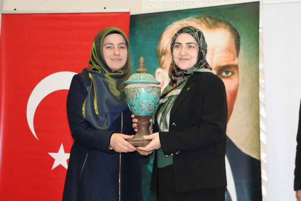 Haber: Ak Parti Hendek’te Emine Tosun Güven Tazeledi - Galeri-3