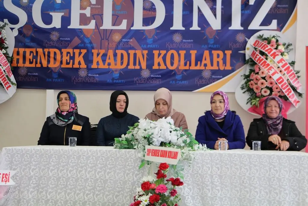 Haber: Ak Parti Hendek’te Emine Tosun Güven Tazeledi - Galeri-2