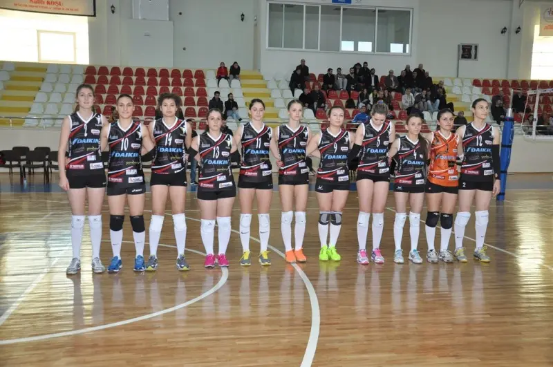 Haber: Sultanlar Evinde Güçlü Rakibine Mağlup Oldu - Öne Çıkan