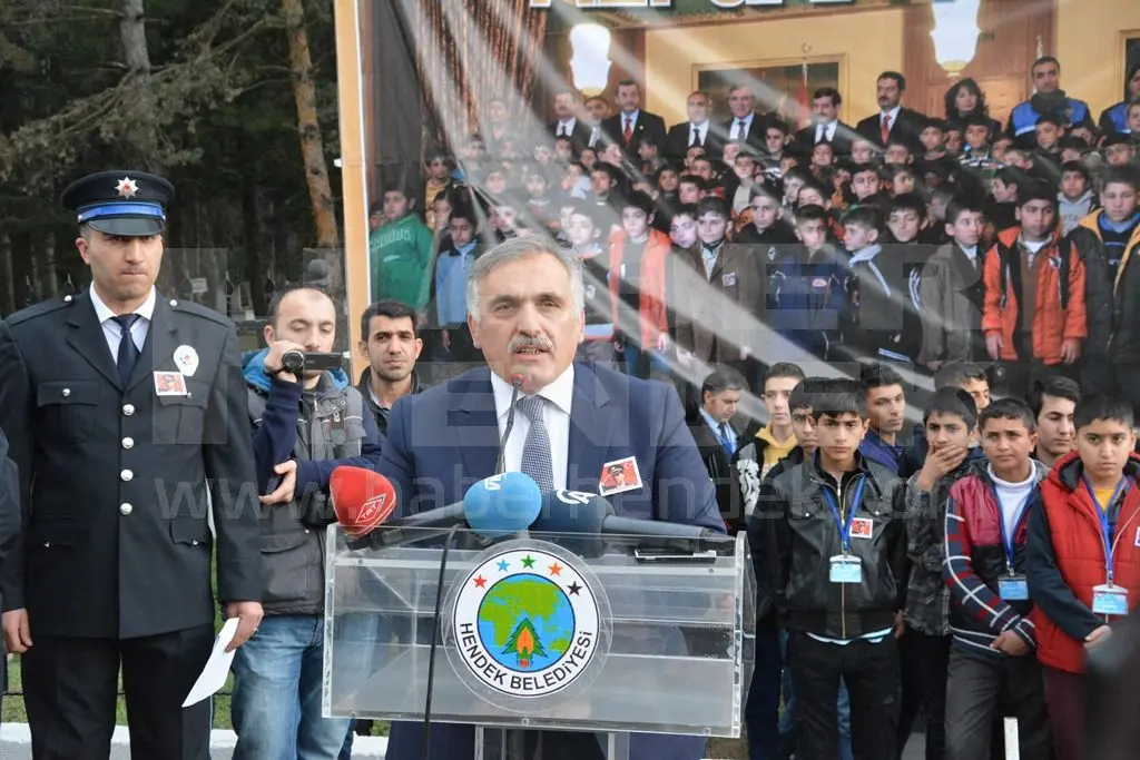 Haber: Gaffar Okkan Mezarı Başında Dualarla Anıldı - Galeri-5