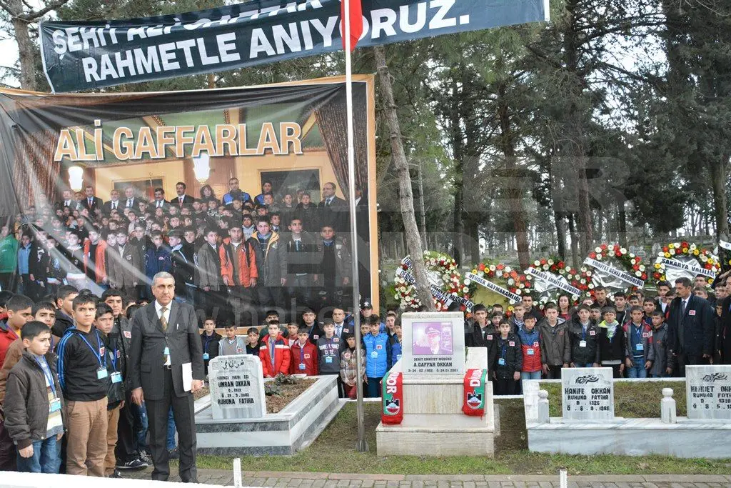 Haber: Gaffar Okkan Mezarı Başında Dualarla Anıldı - Galeri-7