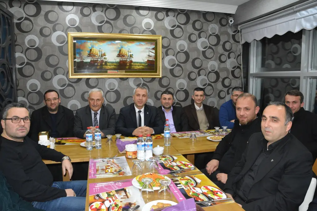 Haber: MHP Hendek İlçe Teşkilatı yemekte bir araya geldi - Galeri-4