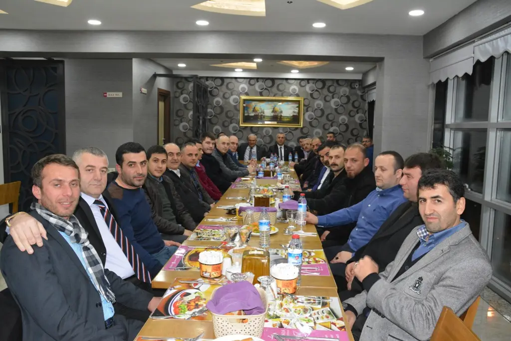 Haber: MHP Hendek İlçe Teşkilatı yemekte bir araya geldi - Öne Çıkan