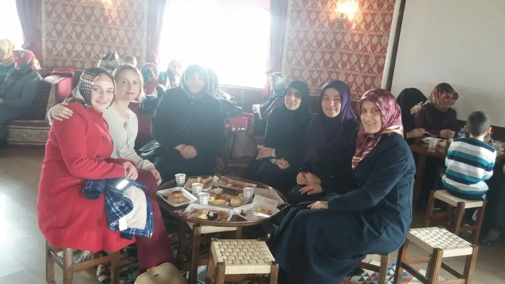 Haber: AK Parti Kadın Kollarından kahvaltı - Galeri-1