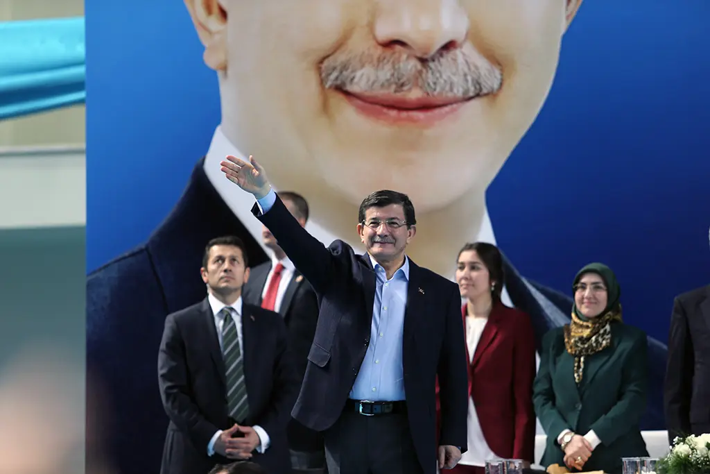 Haber: AK Parti İl Kongresi Başbakan Davutoğlu’nun katılımı ile gerçekleşti - Galeri-1