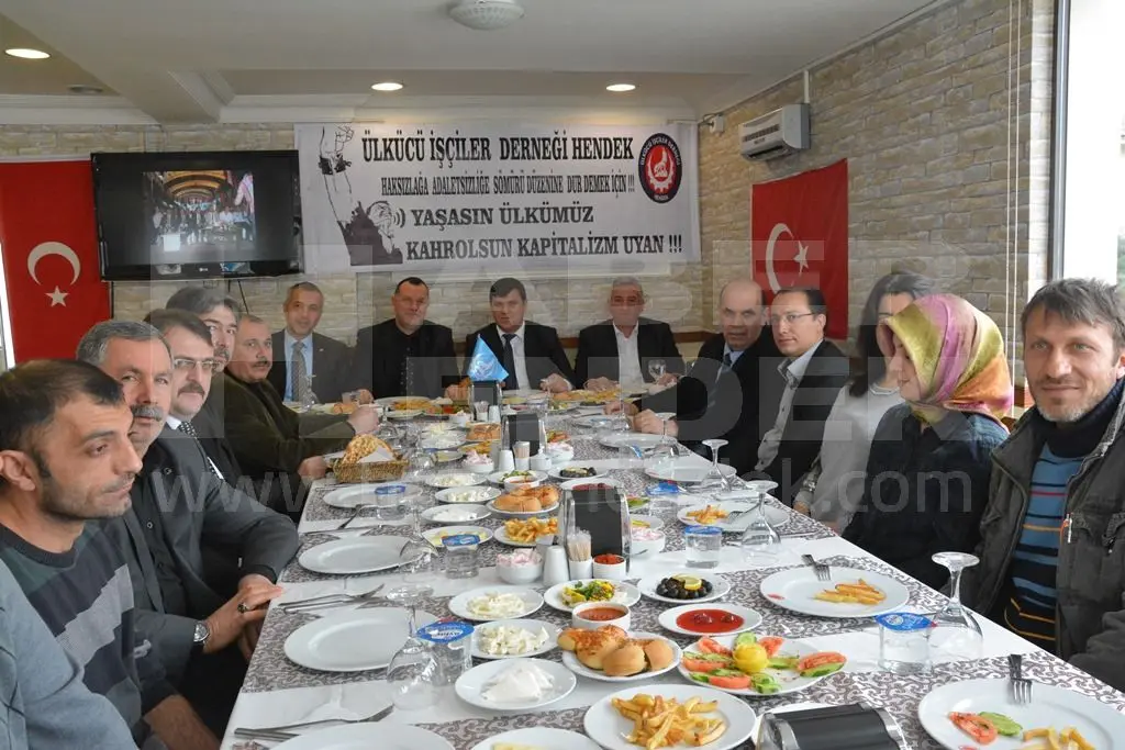 Haber: Ülkücü İşçiler Hendek’te Buluştu - Galeri-1
