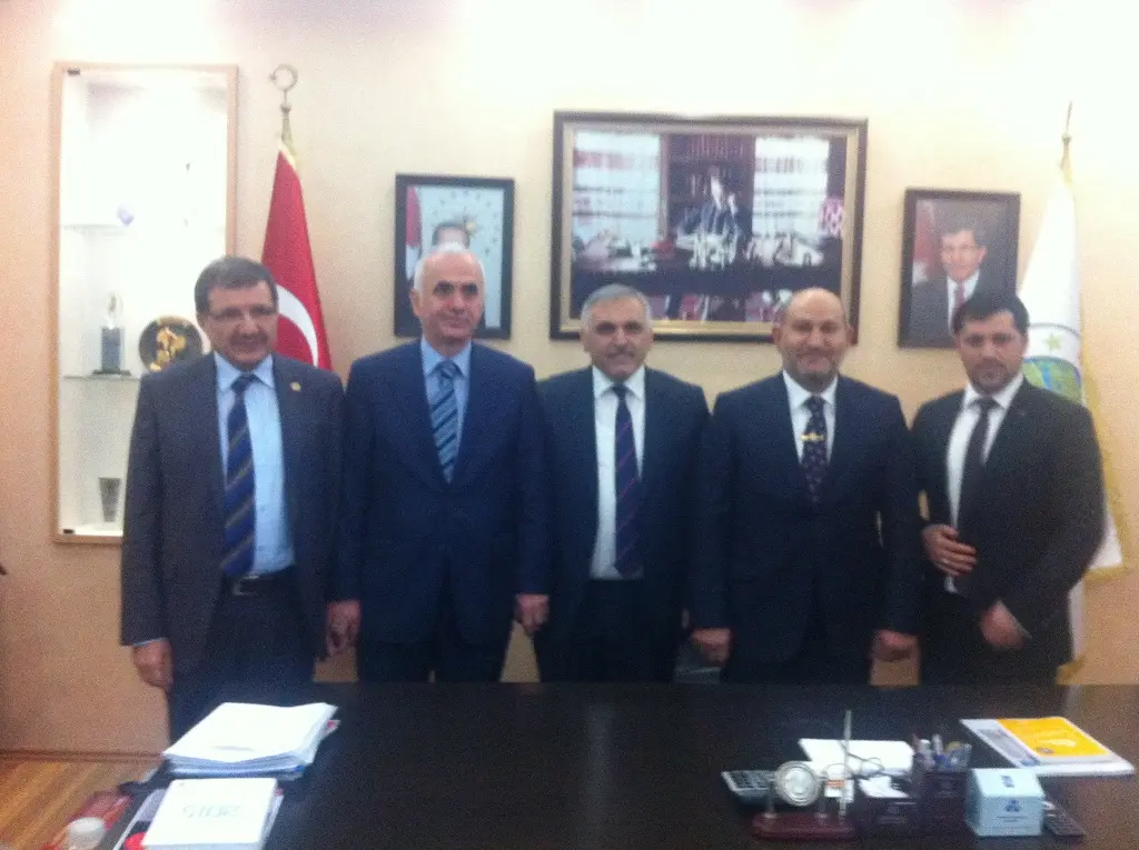Haber: Erol Kaya ve İlyas Şeker Yeni Belediye Başkanı Püsküllü'yü tebrik etti - Öne Çıkan
