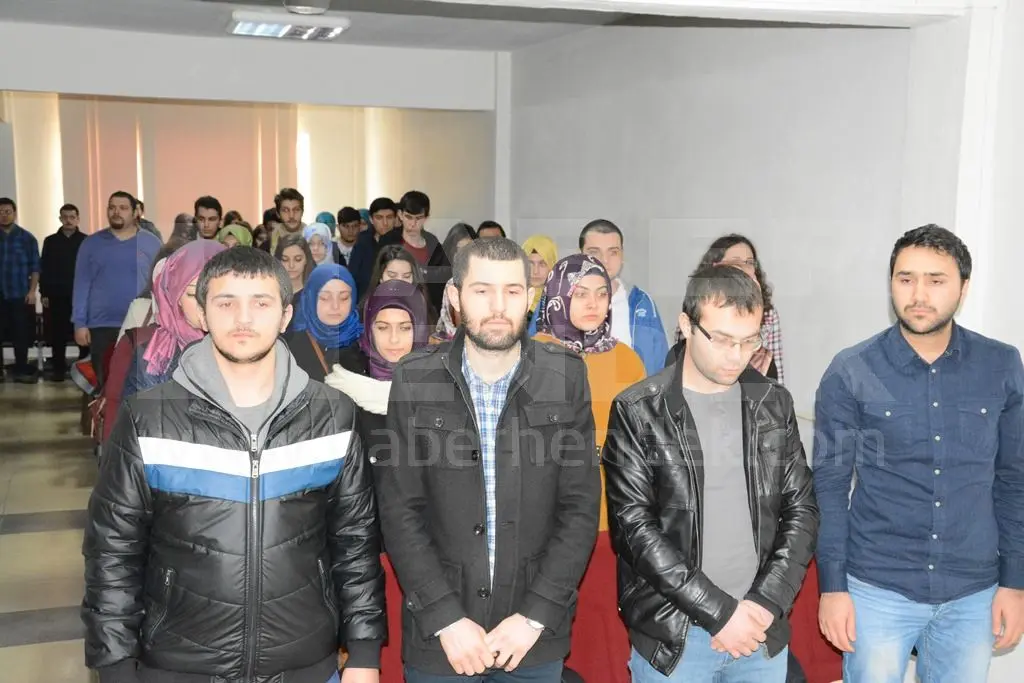 Haber: Eğitim Fakültesi Öğrenci Konseyi Çakıroğlu için Kuran Okutarak Dua Etti - Galeri-5