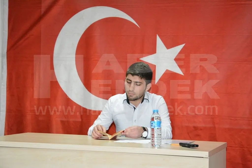 Haber: Eğitim Fakültesi Öğrenci Konseyi Çakıroğlu için Kuran Okutarak Dua Etti - Galeri-2
