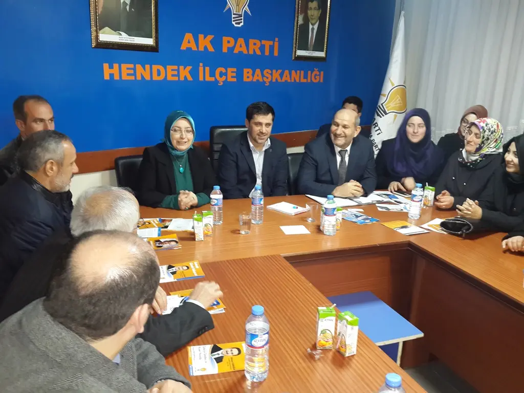 Haber: Aday adayları Hendek ilçe Teşkilatınna kendilerini tanıttılar - Öne Çıkan