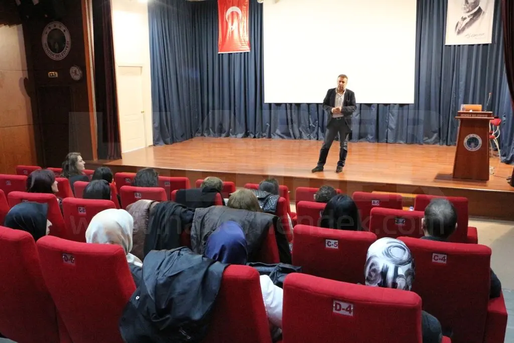 Haber: Cilt Bakım Kursu Öğrencilerine Seminer - Galeri-1