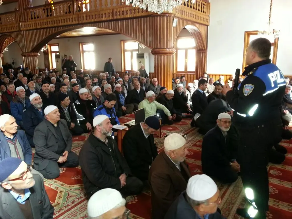 Haber: Emniyet Camide Uyuşturucu Semineri Verdi - Galeri-1