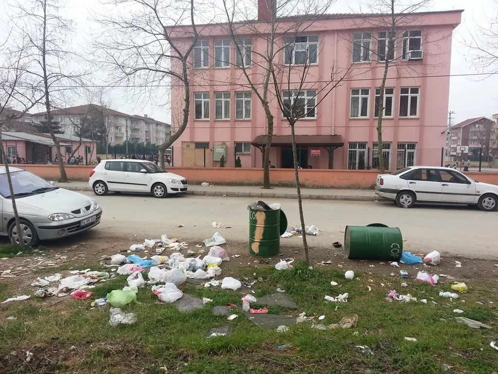 Haber: Eğitim Yuvasının Karşısı Çöp Yuvası - Öne Çıkan