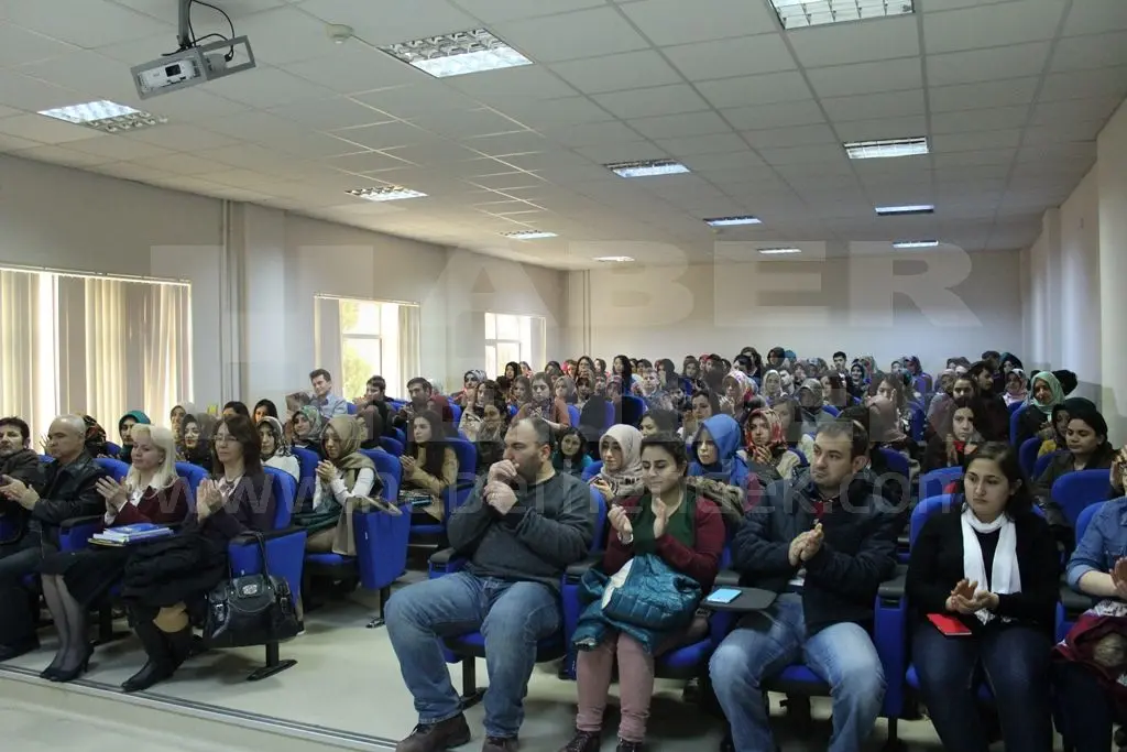 Haber: Eğitim Fakültesi Öğrencileri istiklal marşı ve Mehmet Akif Ersoy’u andı. - Galeri-3