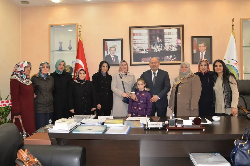 Haber: Eğitim Birsen Kadın Kollarından Püsküllü’ye Ziyaret - Öne Çıkan