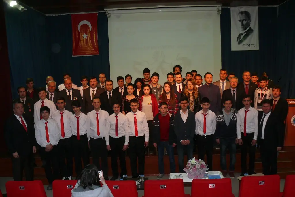 Haber: Hendek’te Çanakkale Şehitleri anıldı - Galeri-8