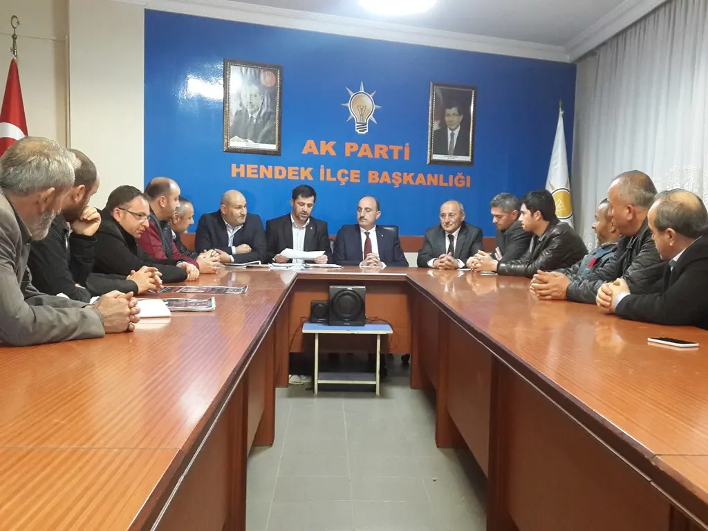 Haber: Kılıç Hendek İlçe Tekilatının toplantısına katıldı - Öne Çıkan