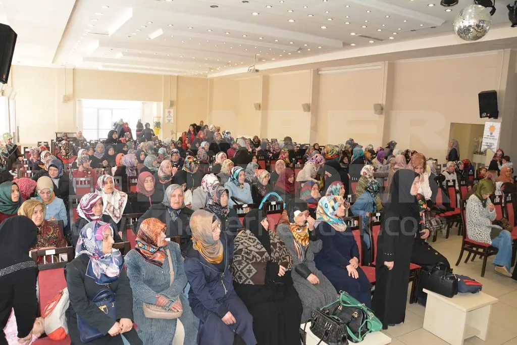 Haber: AK Parti Hendek Kadın Kollarından Kutlu Doğum Programı - Galeri-2