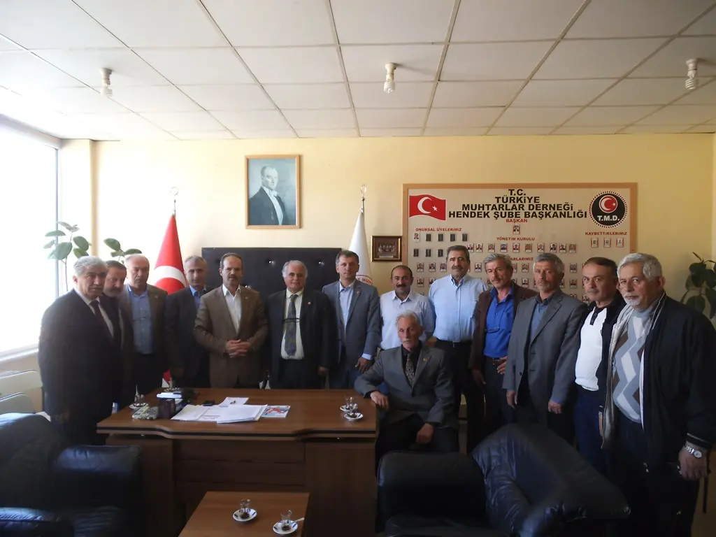 Haber: CHP Hendek Muhtarlar Derneğini Ziyaret Etti - Öne Çıkan