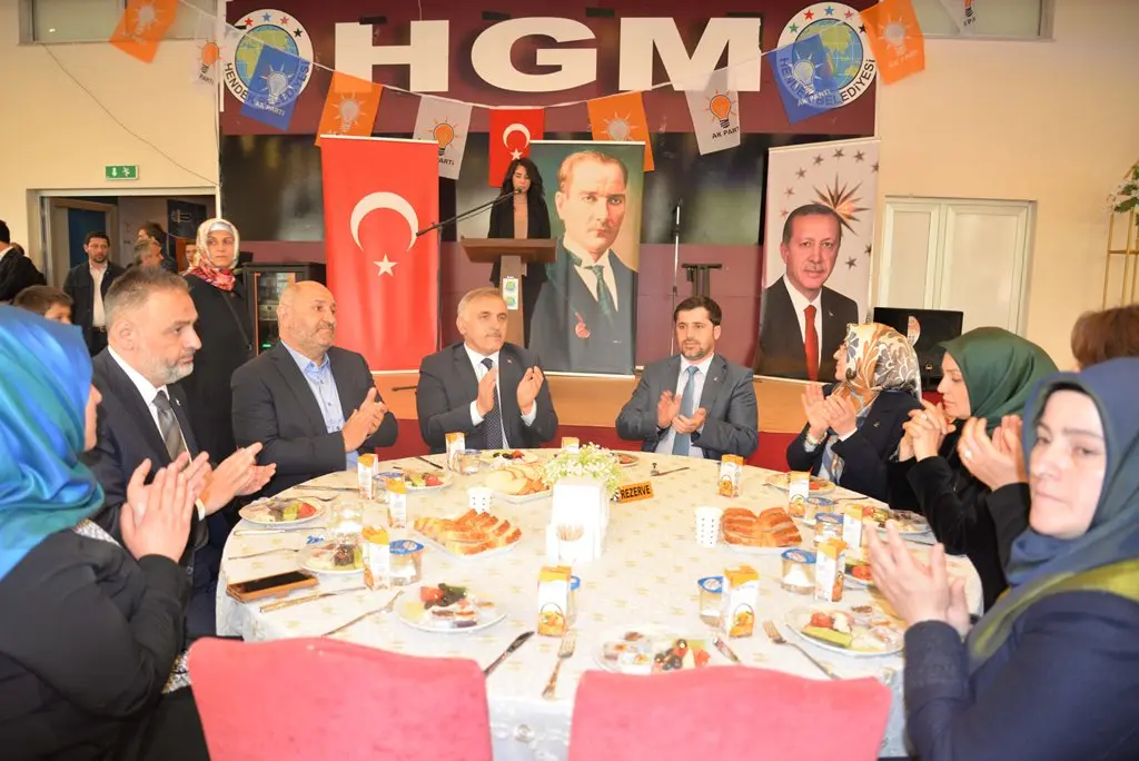 Haber: Hendekli kadınlardan Milletvekili Adaylara karşılama - Galeri-1