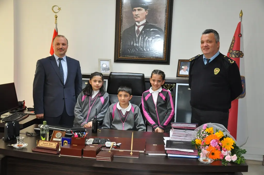 Haber: EMNİYET MÜDÜRÜ KOLTUĞUNU DEVRETTİ - Galeri-2