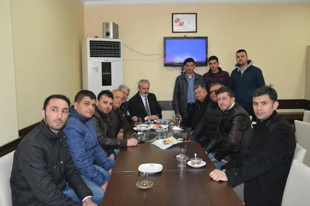 Haber: Geyve, MHP’li Adayları Bağrına Bastı. - Galeri-9