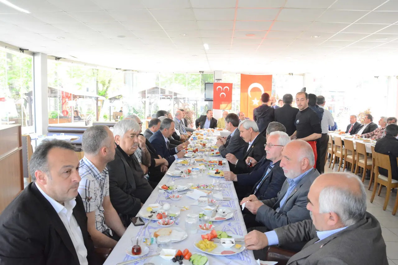 Haber: MHP’DEN AKYAZI’DA BİRLİK KAHVALTISI - Galeri-1