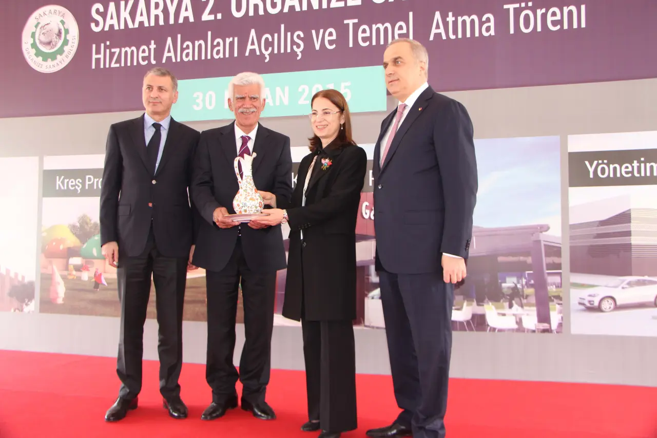 Haber: Hendek OSB de temel atıldı - Galeri-2