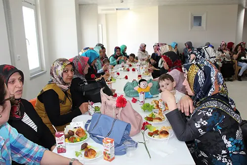 Haber: OTİZM ANNELERİNE ANNELER GÜNÜ KUTLAMASI - Galeri-2