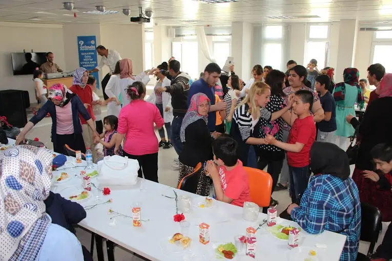 Haber: OTİZM ANNELERİNE ANNELER GÜNÜ KUTLAMASI - Galeri-3