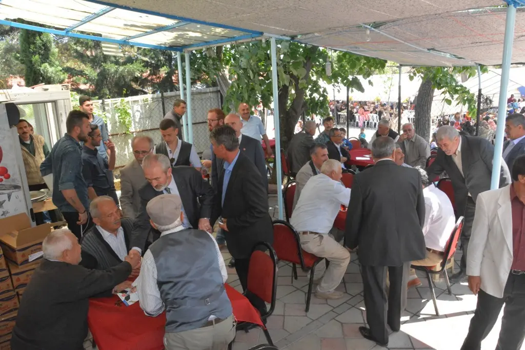 Haber: MHP Milletvekili Adayı Zihni Açba Her Yerde - Galeri-1