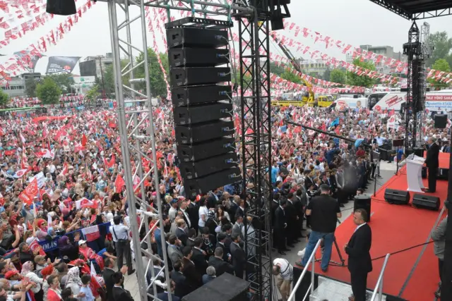 Bahçeli; Ayağa Kalk, Bizimle Yürü Sakarya