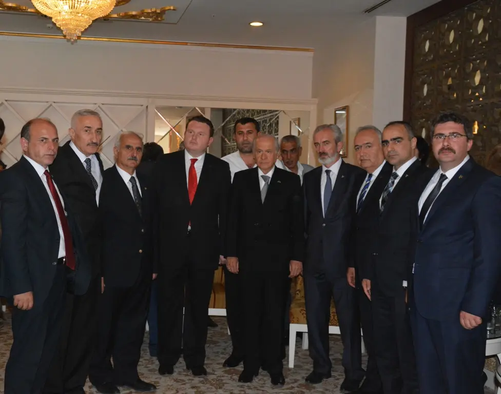 Haber: MHP'nin Mitinginde Hendek Farkını gösterdi,MHP’li Zihni Açba'da Mitingin ilgi odağı oldu - Galeri-3