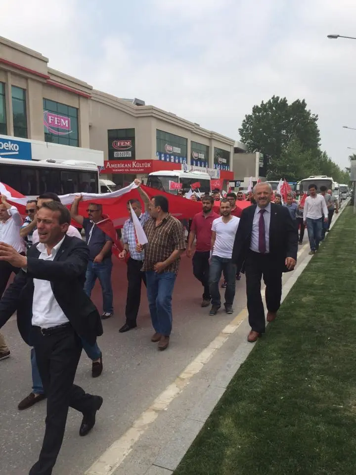 Haber: MHP'nin Mitinginde Hendek Farkını gösterdi,MHP’li Zihni Açba'da Mitingin ilgi odağı oldu - Galeri-5