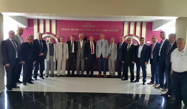 Acartürk ‘Esnafımız gözbebeğimiz’