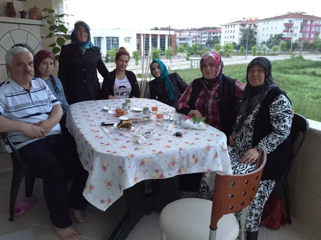 Haber: MHP Hendek Kadın Kolları  Kapı Kapı Dolaşıyor - Öne Çıkan
