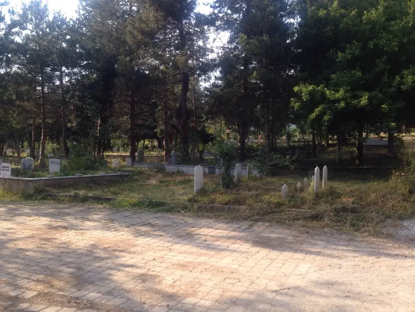 Haber: HABERİMİZ SES GETİRDİ, KABRİSTANLIK TEMİZLENDİ - Galeri-4