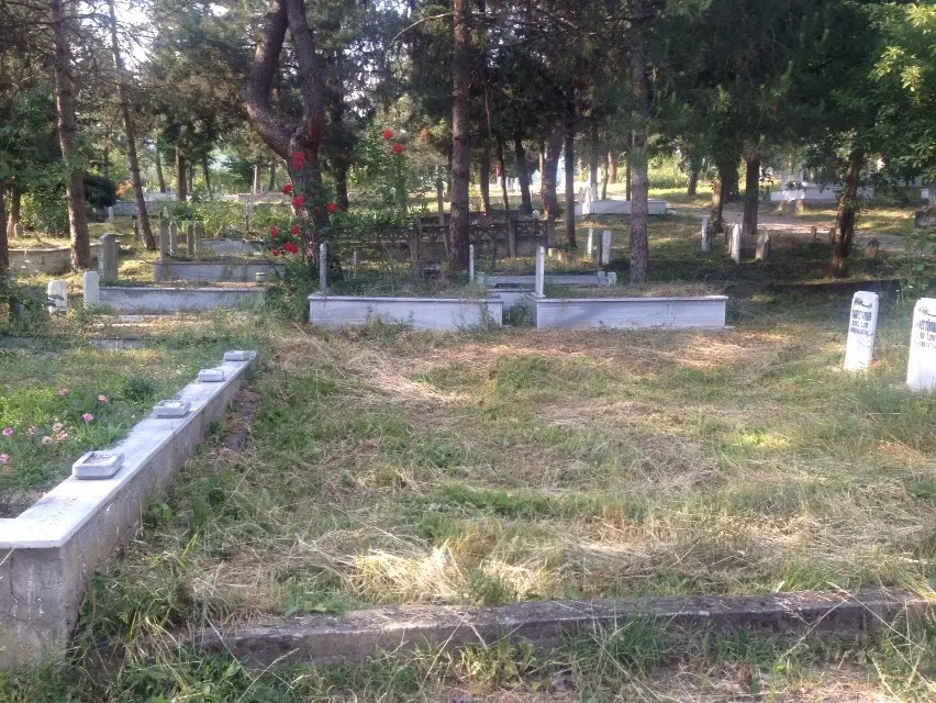 Haber: HABERİMİZ SES GETİRDİ, KABRİSTANLIK TEMİZLENDİ - Galeri-1