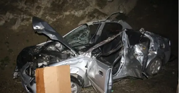 Haber: ARAÇ DORSEYE ÇARPTI, 2 ÖLÜ - Öne Çıkan