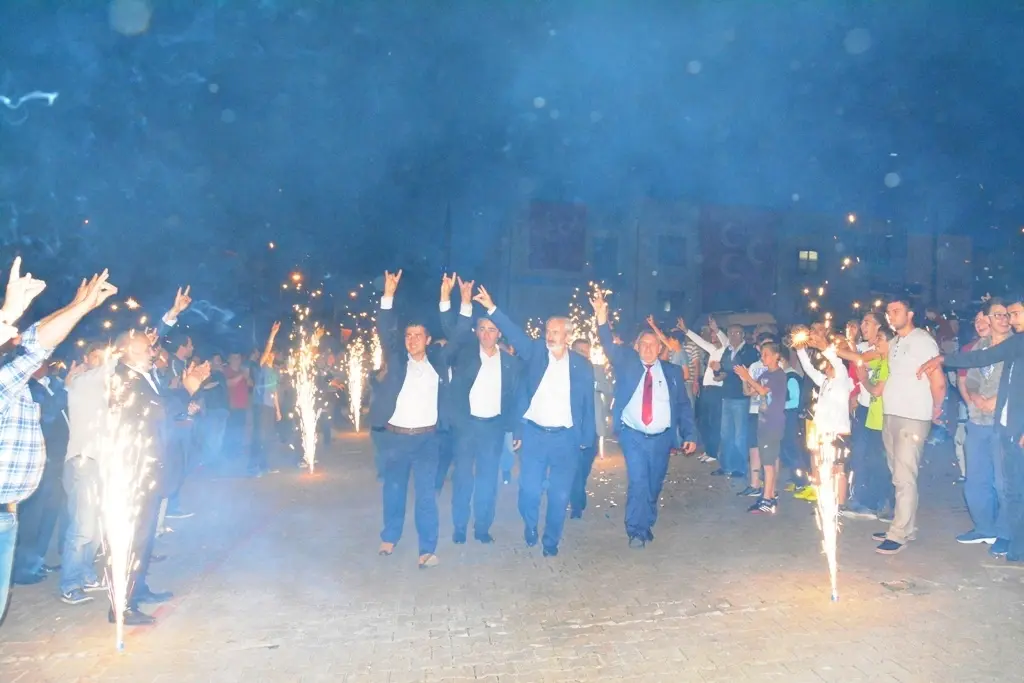 Haber: Açba'nın katıldığı açık hava toplantısı mitinge dönüştü - Galeri-1