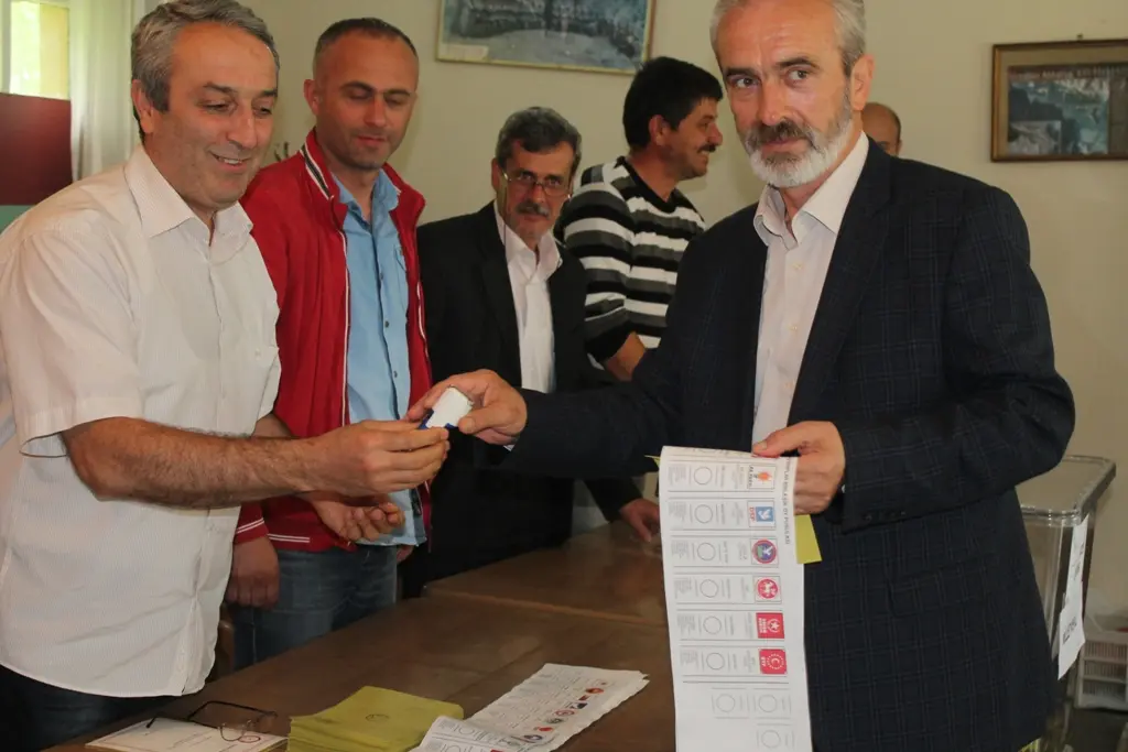 Haber: MHP Milletvekili Adayı Zihni Açba oyunu Akbalık’ta kullandı - Galeri-1