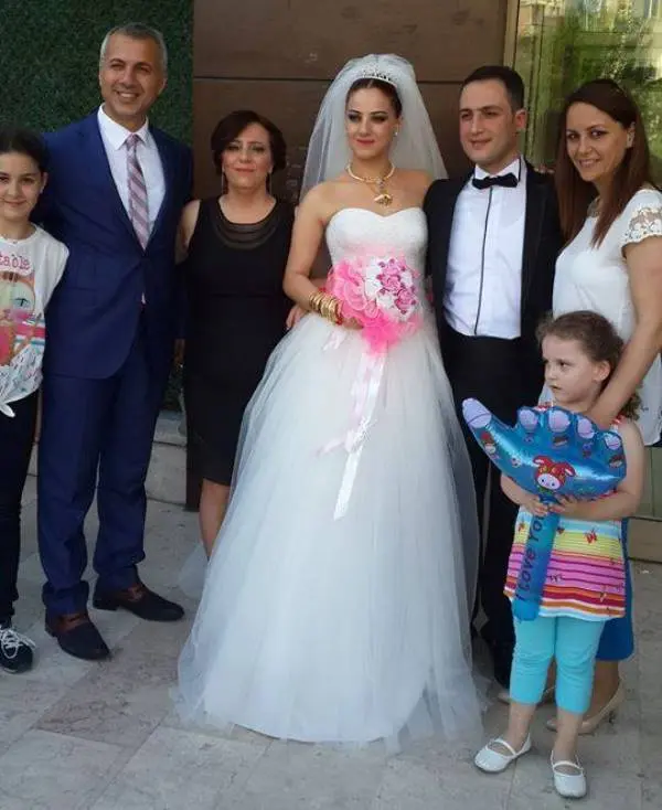 Haber: Büşra ve Samet bir ömür hayata evet dediler. - Galeri-3