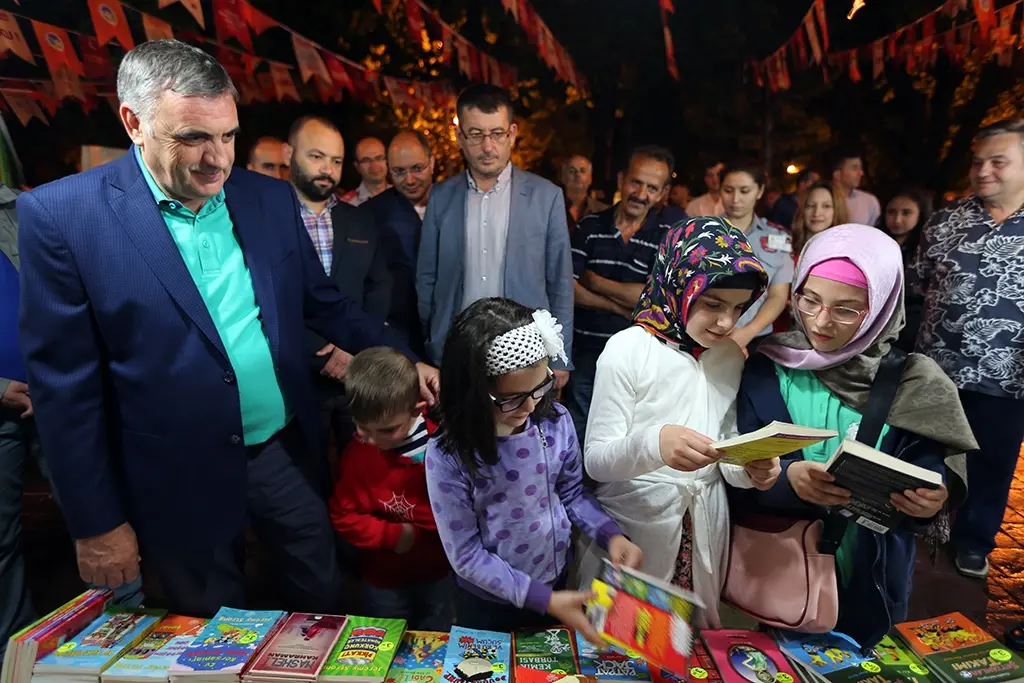 Haber: Kitap Fuarı Ziyaretçilerini Bekliyor - Öne Çıkan