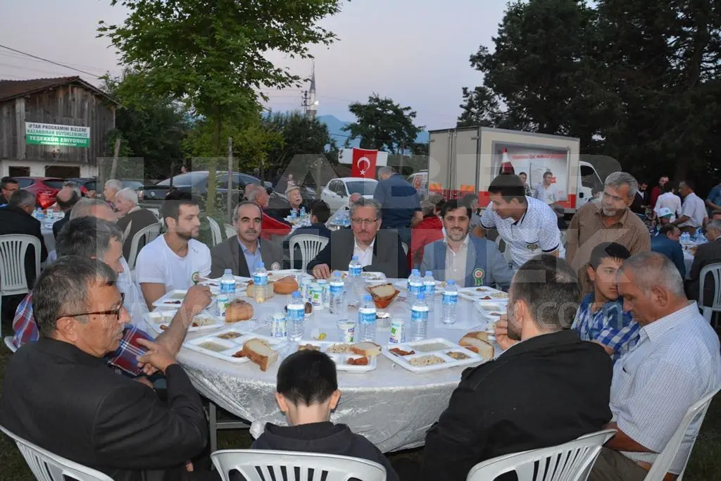 Haber: Yağbasanlılar  İftarda buluştu - Galeri-3