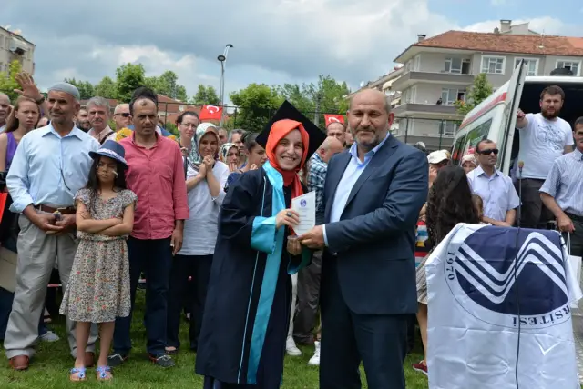 SAÜ EĞİTİM FAKÜLTESİ KEP TÖRENİ YAPILDI