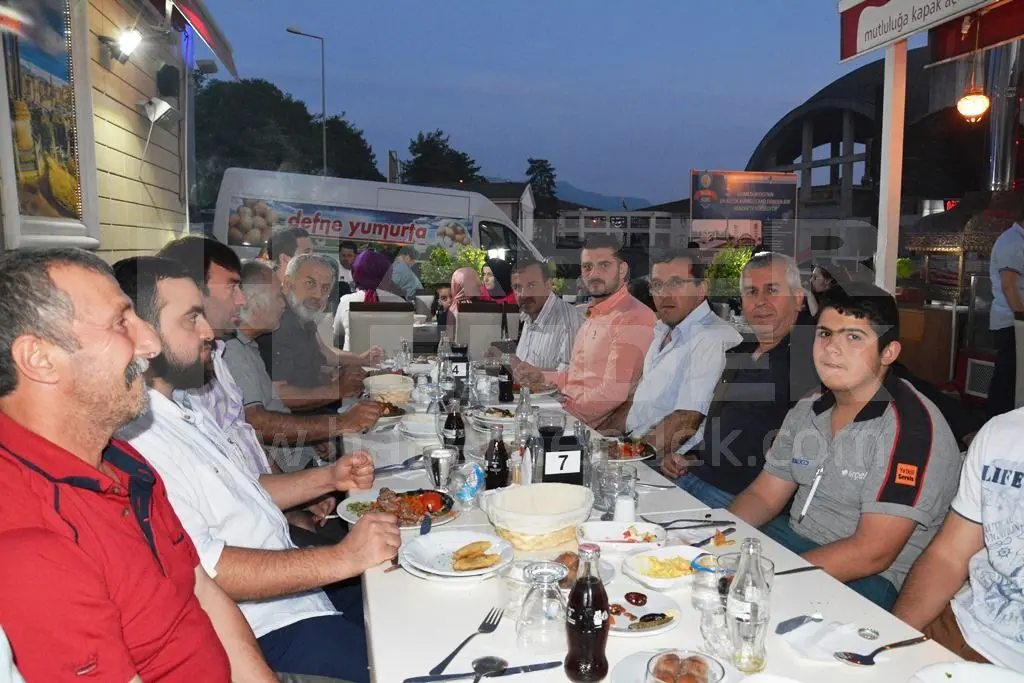 Haber: Arçelik,Beko ve İstikbal personeli İftar da buluştu - Galeri-4
