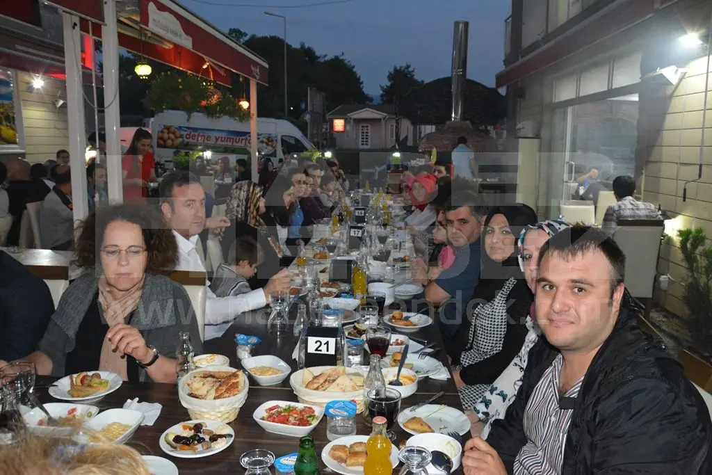 Haber: Arçelik,Beko ve İstikbal personeli İftar da buluştu - Galeri-1