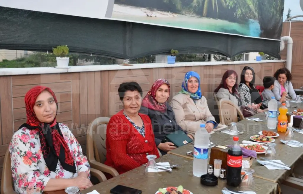 Haber: Hendek Ülkücü İşçiler Derneğinden İftar - Galeri-3