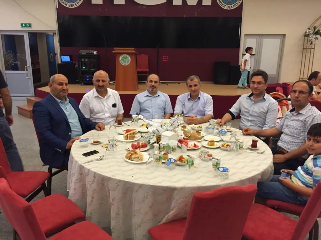 Haber: Hendek’te iftar sofraları - Galeri-2