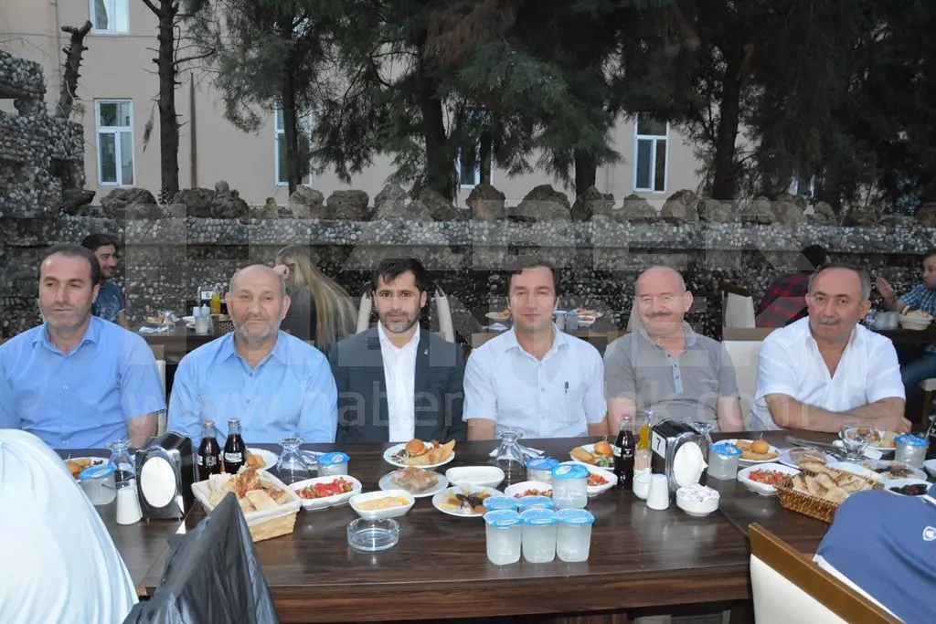 Haber: Ekrem Bedir Geleneksel iftarını verdi. - Galeri-1
